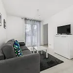 Διαμέρισμα Bronowice Modern By Bookinghost Krasków