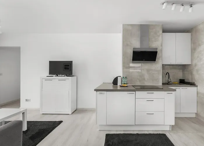 Bronowice Modern By Bookinghost *